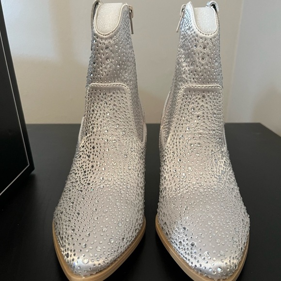 Silver Sparkle Leslie Rhinestones Western Boots NIB - Picture 7 of 16